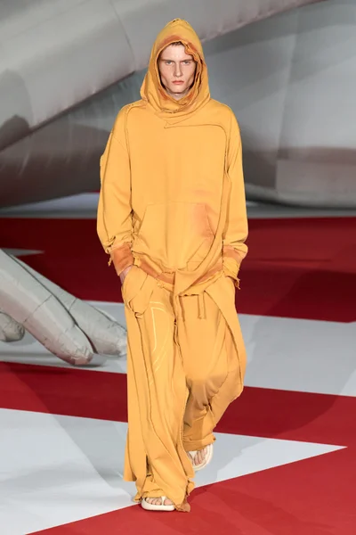 Look 45